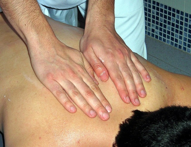 Jak na bolest při masážích a terapiích